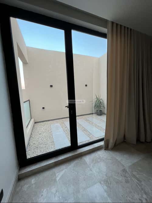 فيلا 646.15 متر مربع غربية على شارع 15م العقيق، أبها