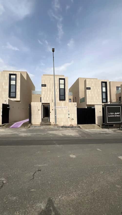 Villa 646 SQM facing West on 15m width street العقيق، أبها