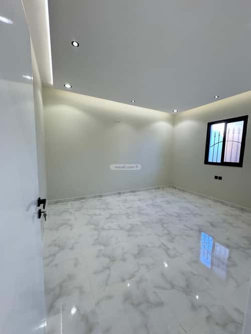 Villa 300 SQM Facing North on 20m Width Street North Of Solidarity, Khamis Mushait
