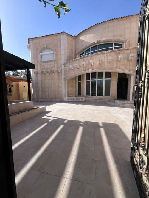 فيلا 600 متر مربع واجهة جنوبية ب 11 غرف الوادي، شمال الرياض، الرياض