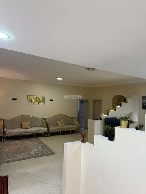 Apartment with 5 Bedrooms Al Nawras, Aldammam