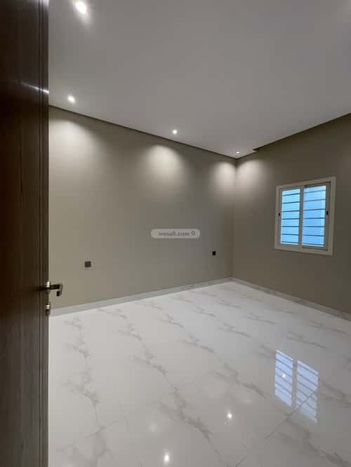 شقة ب 8 غرف المعلاة، أحد رفيدة