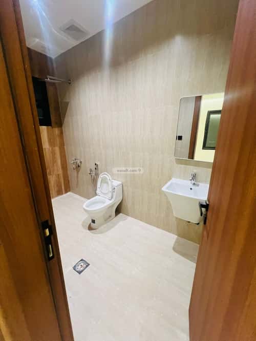 Floor 210.01 SQM with 7 Bedrooms Al Bayan, East Riyadh, Riyadh