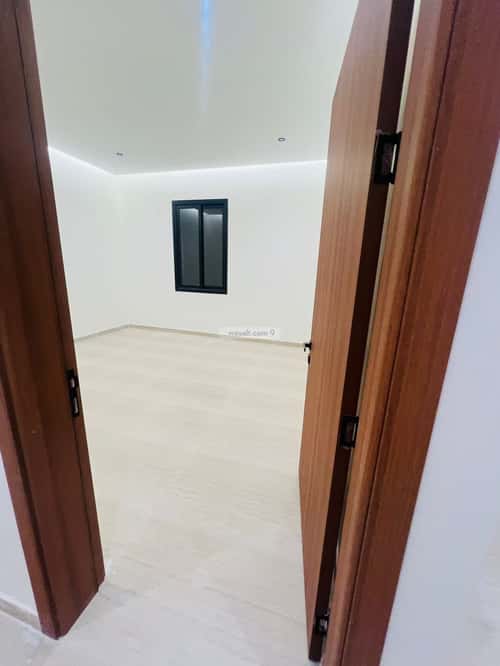 Floor 210.01 SQM with 7 Bedrooms Al Bayan, East Riyadh, Riyadh