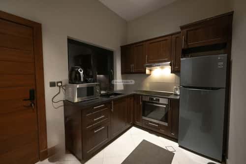 فيلا 895 متر مربع شمالية شرقية على شارع 16م الشراع، شمال جدة، جدة