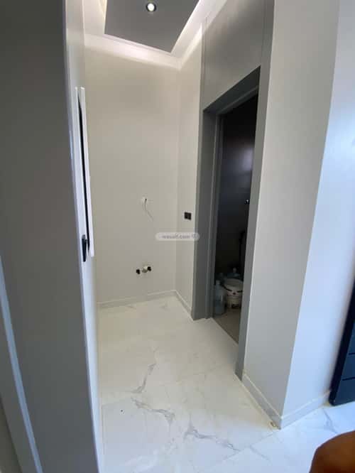 Floor with 5 Bedrooms Dahiat Namar, West Riyadh, Riyadh