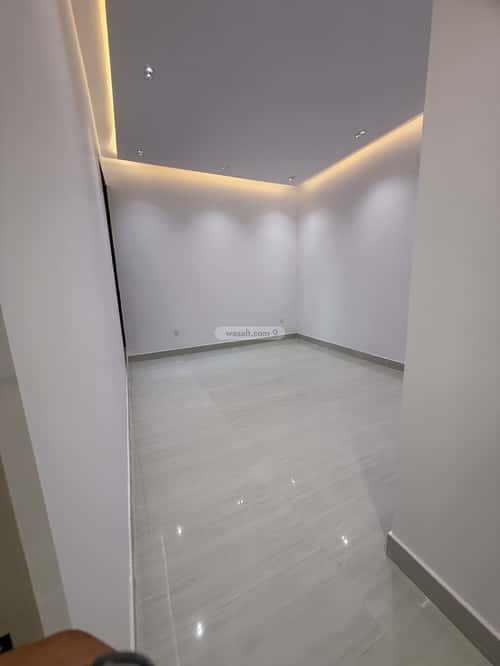 Floor with 5 Bedrooms Al-Maizaliyah, East Riyadh, Riyadh