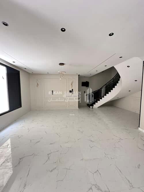 فيلا 362.37 متر مربع شرقية على شارع 15م الرحاب، الطائف