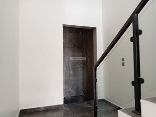 فيلا 127 متر مربع غربية على شارع 15م غرناطة، شرق الرياض، الرياض