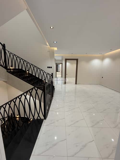 Villa 300 SQM Facing East on 20m Width Street North Of Solidarity, Khamis Mushait