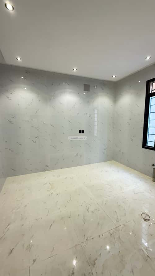 4 bedroom floor in Badr