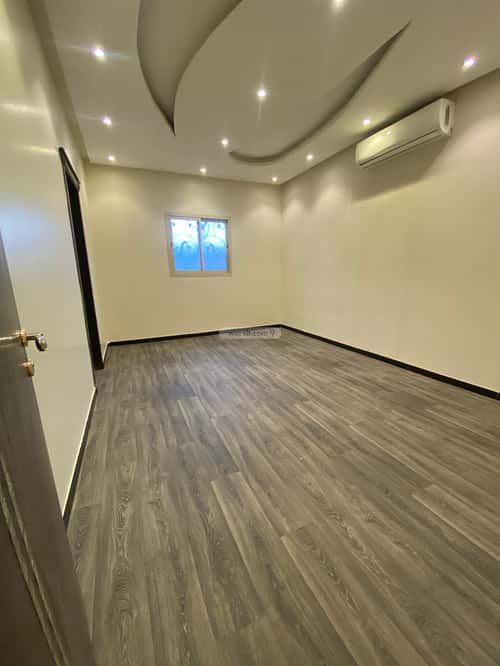 Villa 250 SQM Facing South with 5 Bedrooms Al-Muanisiyah, East Riyadh, Riyadh