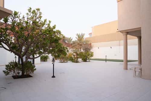 Villa 1573 SQM Facing East on 18m Width Street Al Nada, Aldammam