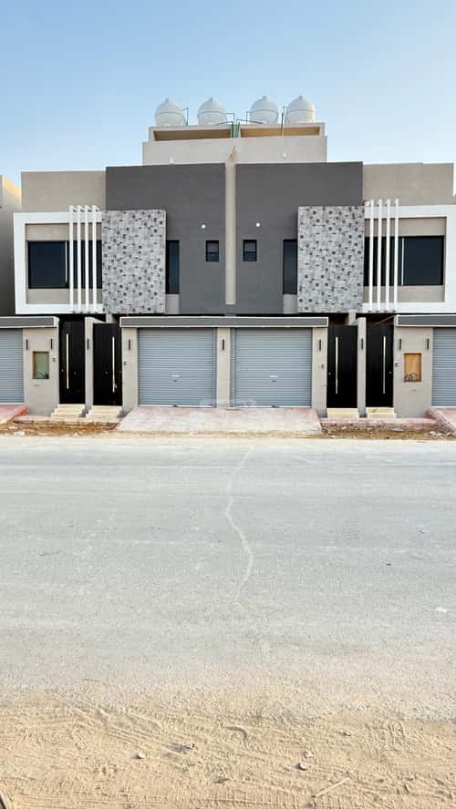 Floor 211 SQM with 6 bedrooms بدر، جنوب الرياض، الرياض