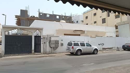 Villa 700 SQM with 3 Apartments Facing North Al Safa, North Jeddah, Jeddah