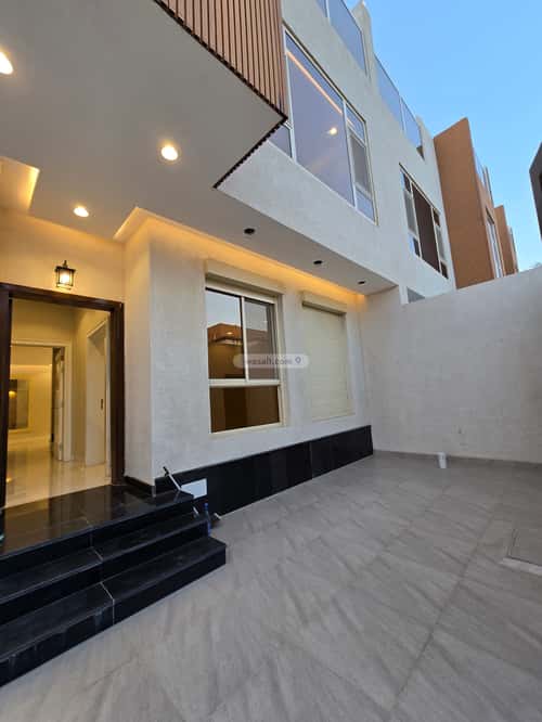 Villa 286 SQM Facing South on 20m Width Street Al Alo'Lo', North Jeddah, Jeddah