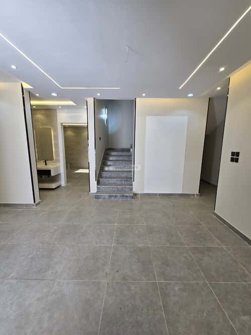 Villa 370 SQM Facing South on 10m Width Street Al Wasat District, Alttayif