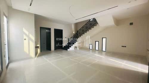 فيلا 384.06 متر مربع شرقية على شارع 32م ضاحية الملك فهد، الدمام