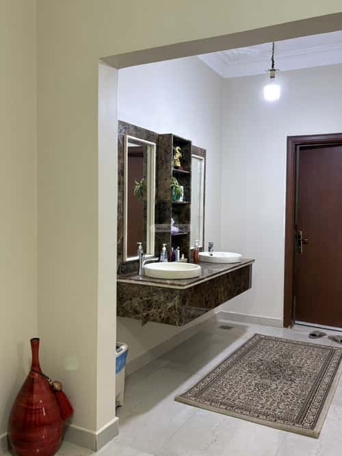 فيلا 650 متر مربع غربية على شارع 12م الوادي، شمال الرياض، الرياض