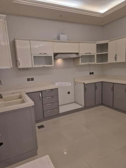 Apartment with 4 Bedrooms Al-Qairawan, North Riyadh, Riyadh