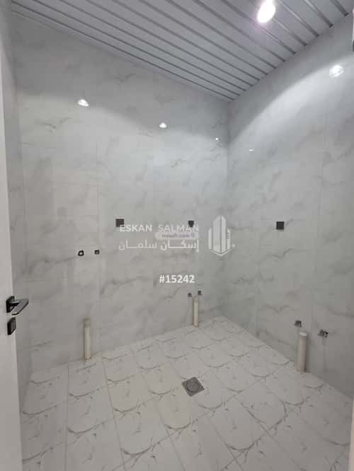 فيلا 491 متر مربع جنوبية على شارع 15م الغدير، أبها