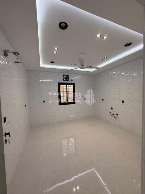 Villa 308.98 SQM Facing 3 Streets on 10m Width Street Gourana, Makkah Al Mukarramah
