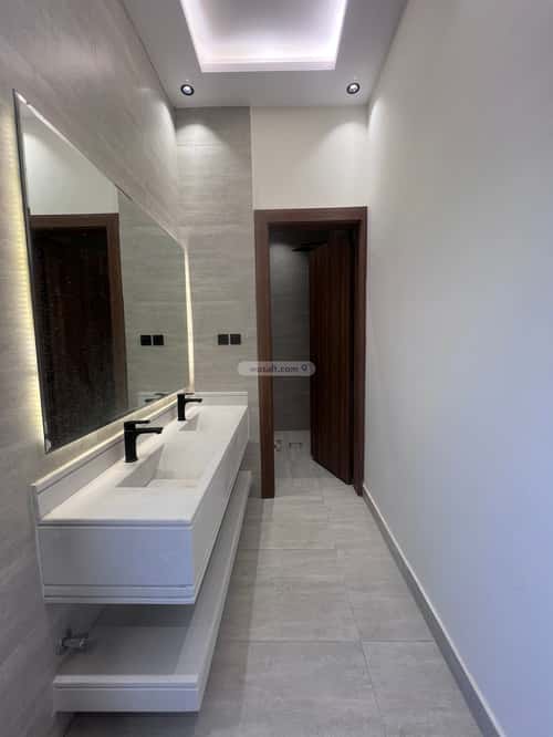 Floor with 7 Bedrooms Bader, South Riyadh, Riyadh