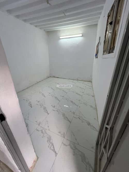 Building 107.35 SQM Facing West Al-Aoud, Central Riyadh, Riyadh