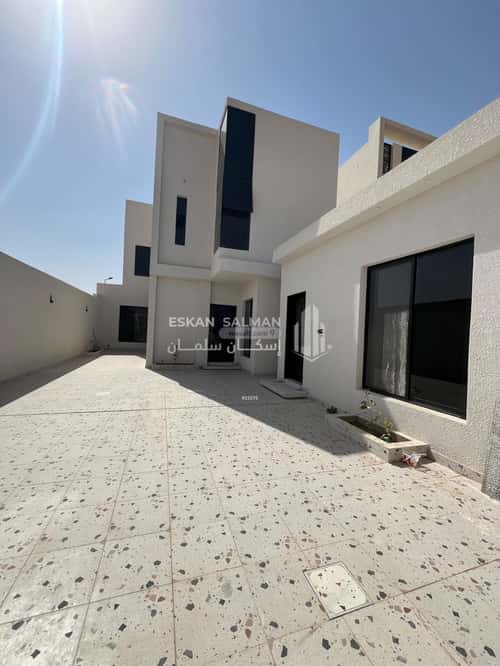 Villa 349 SQM Facing South on 30m Width Street Al Awniyah, Eanizah