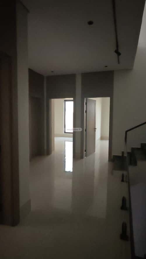 فيلا 250 متر مربع شمالية على شارع 20م ضاحية الملك فهد، الدمام