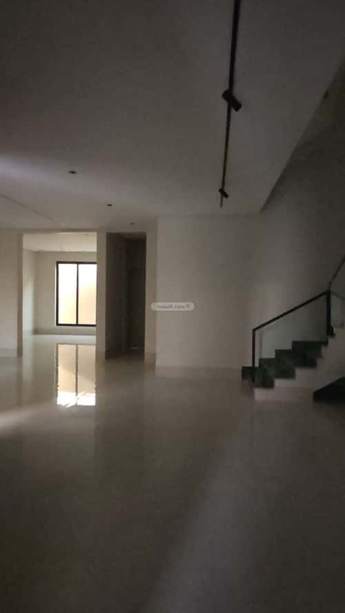 فيلا 250 متر مربع شمالية على شارع 20م ضاحية الملك فهد، الدمام