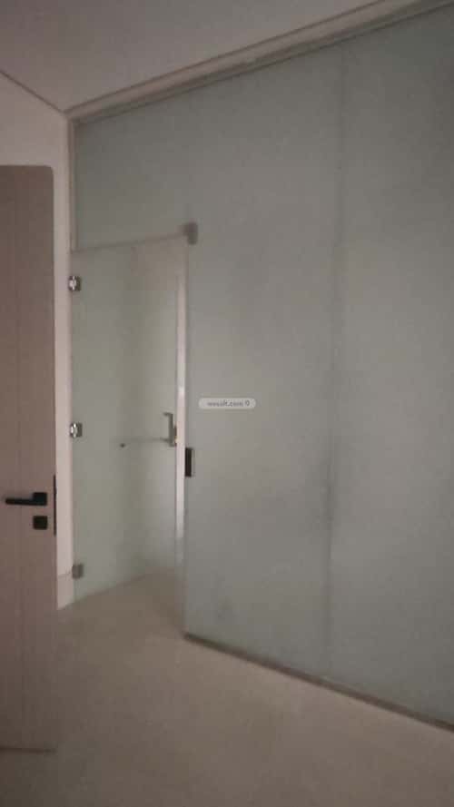 فيلا 250 متر مربع شمالية على شارع 20م ضاحية الملك فهد، الدمام