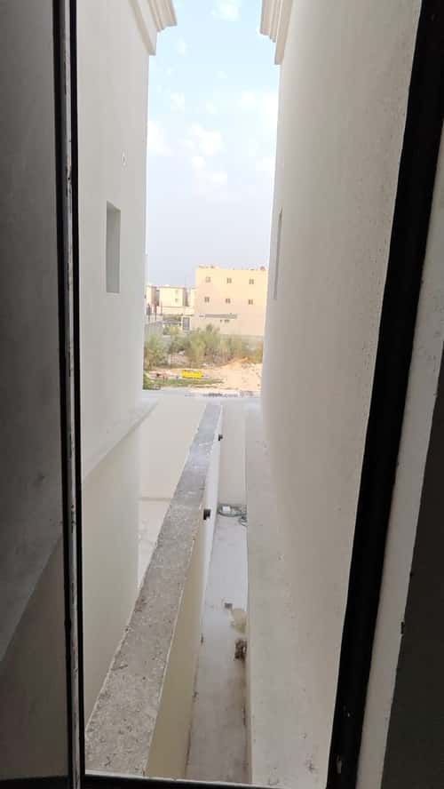 فيلا 262.5 متر مربع شرقية على شارع 20م ضاحية الملك فهد، الدمام