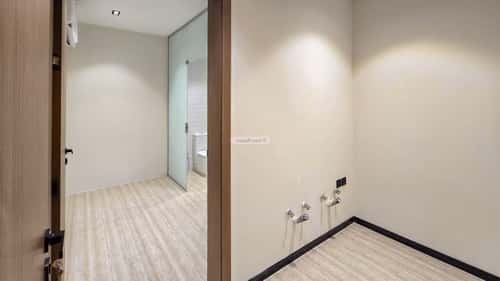 دور نصف مفروشة ب 3 غرف الملك عبدالله، وسط الرياض، الرياض