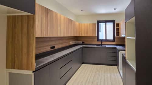 دور نصف مفروشة ب 3 غرف الملك عبدالله، وسط الرياض، الرياض