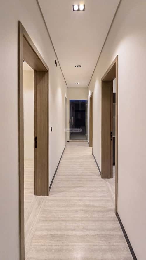 Semi-Furnished Floor with 2 Bedrooms King Abdullah, Central Riyadh, Riyadh