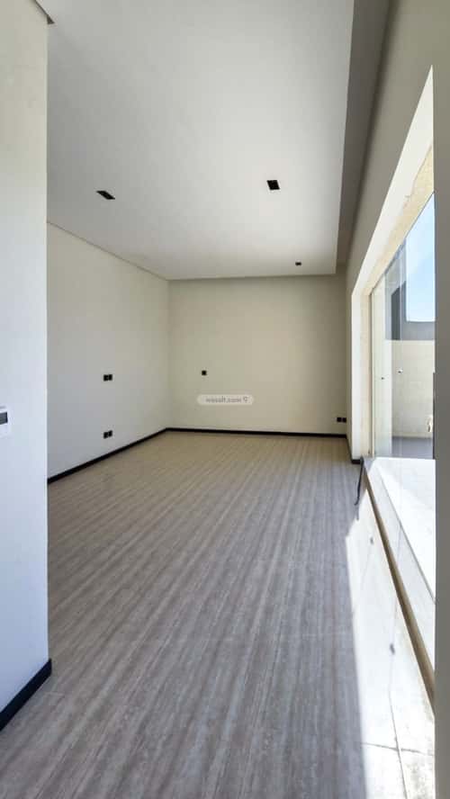 Semi-Furnished Floor with 2 Bedrooms King Abdullah, Central Riyadh, Riyadh