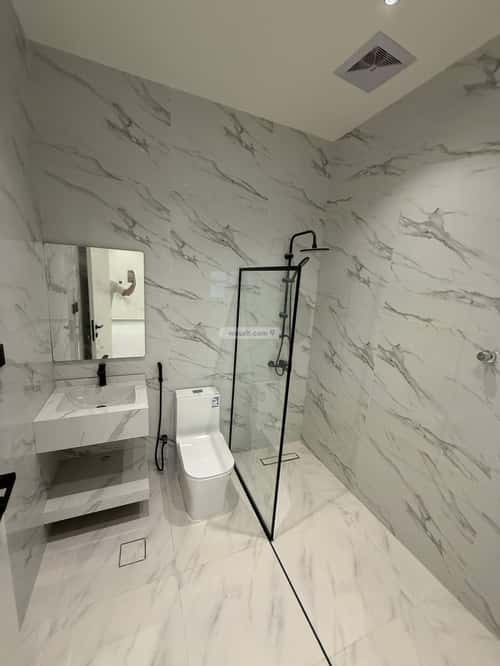 فيلا 250 متر مربع شرقية على شارع 20م الصواري، شمال جدة، جدة