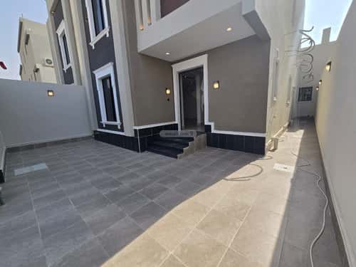 Villa 332 SQM with 2 Apartments Facing East Al Rahmanyah, East Jeddah, Jeddah
