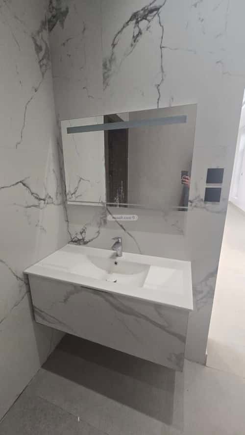 فيلا 308 متر مربع شرقية على شارع 20م الصواري، شمال جدة، جدة