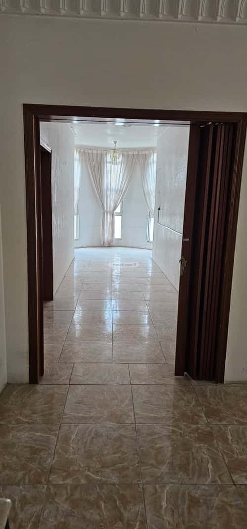 فيلا 394 متر مربع شرقية على شارع 15م أحد، الدمام