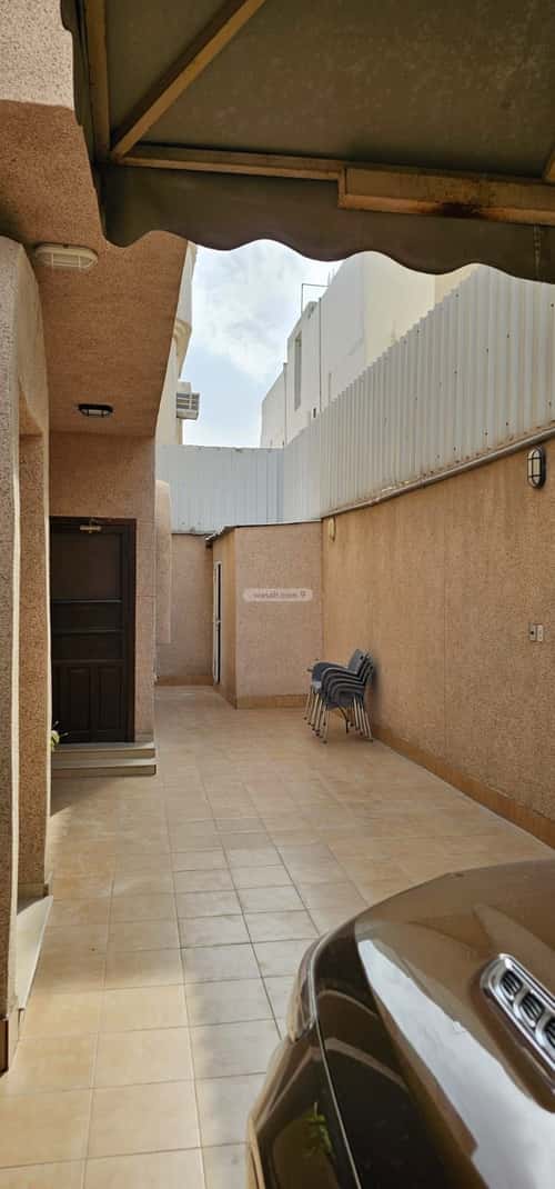 فيلا 394 متر مربع شرقية على شارع 15م أحد، الدمام