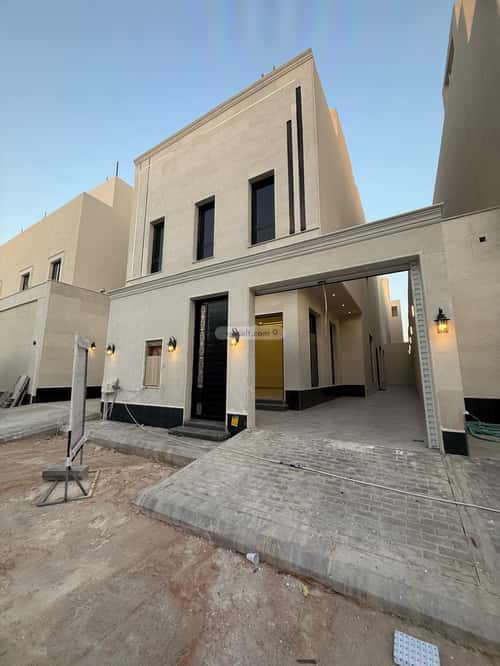 Villa 270 SQM with 1 Apartment Facing East Al- Nadwah, East Riyadh, Riyadh