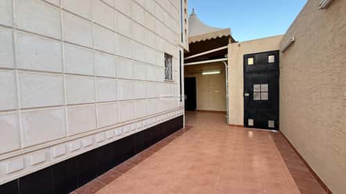 فيلا 700 متر مربع شمالية على شارع 10م المصيف، شمال الرياض، الرياض