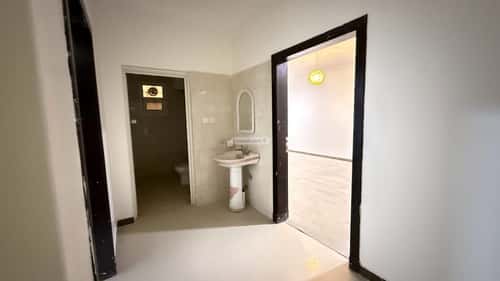 فيلا 700 متر مربع شمالية على شارع 10م المصيف، شمال الرياض، الرياض