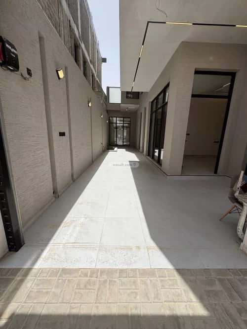 فيلا 270 متر مربع جنوبية على شارع 15م الندوة، شرق الرياض، الرياض