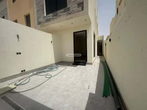 4 bedroom floor in Al Khaleej
