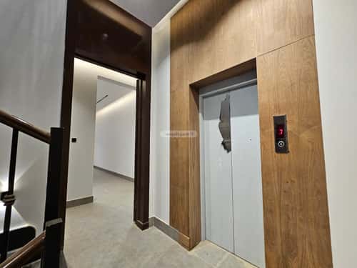 Floor with 3 Bedrooms Al-Muanisiyah, East Riyadh, Riyadh