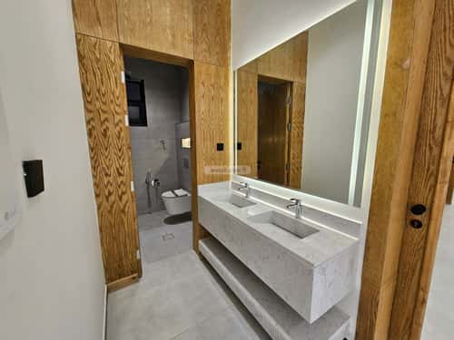 4 bedroom floor in Al Janadriyah