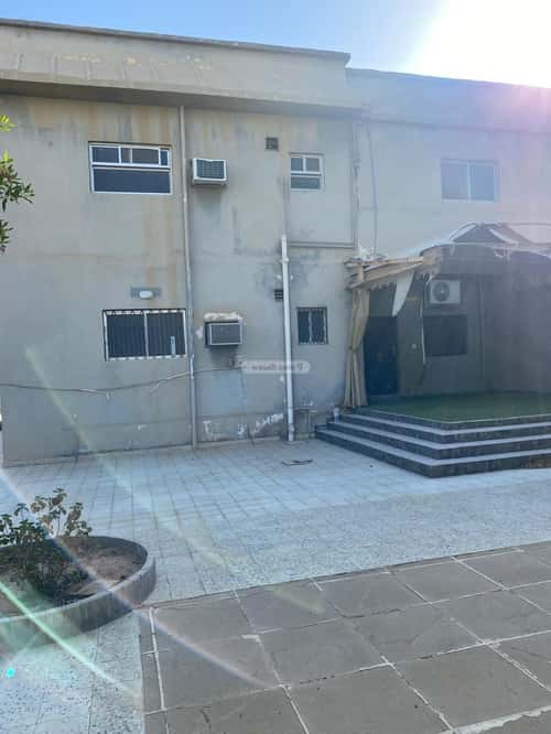 فيلا 434 متر مربع شمالية شرقية على شارع 30م المطار، الرس